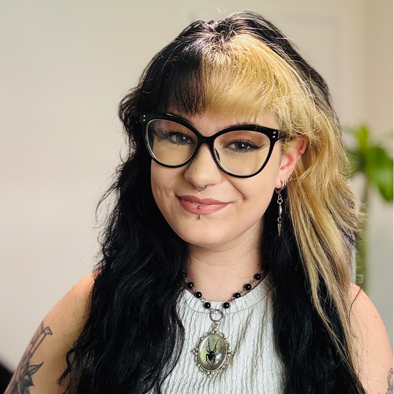 Head shot of Chloe Pfannenstiel
