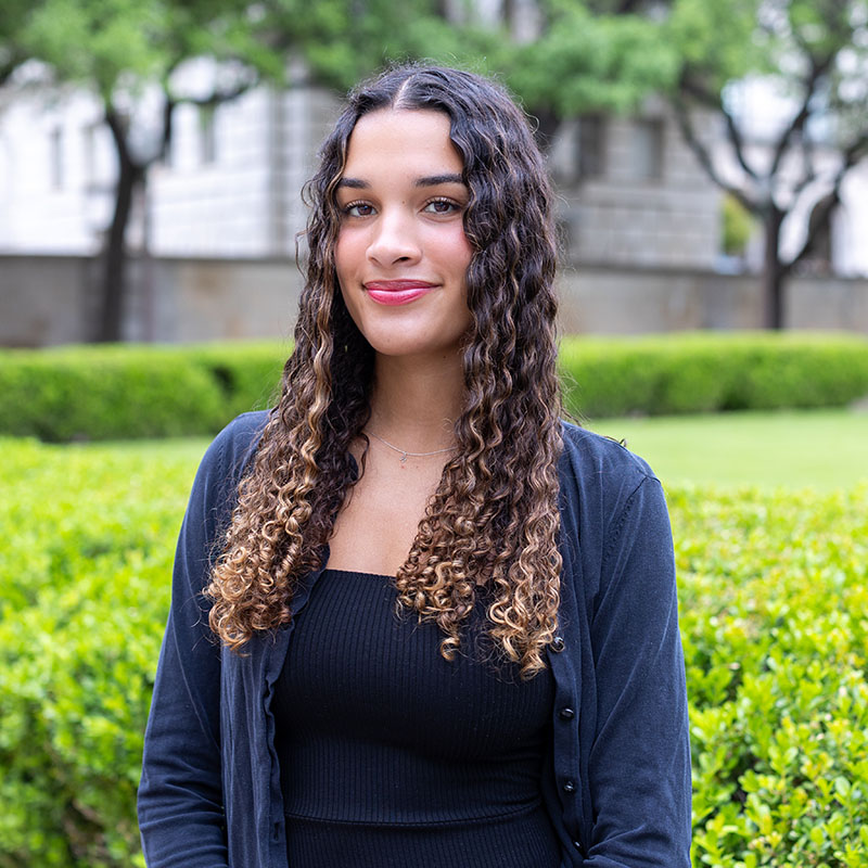 Hannah. Nassor Head shot of Chloe Pfannenstiel