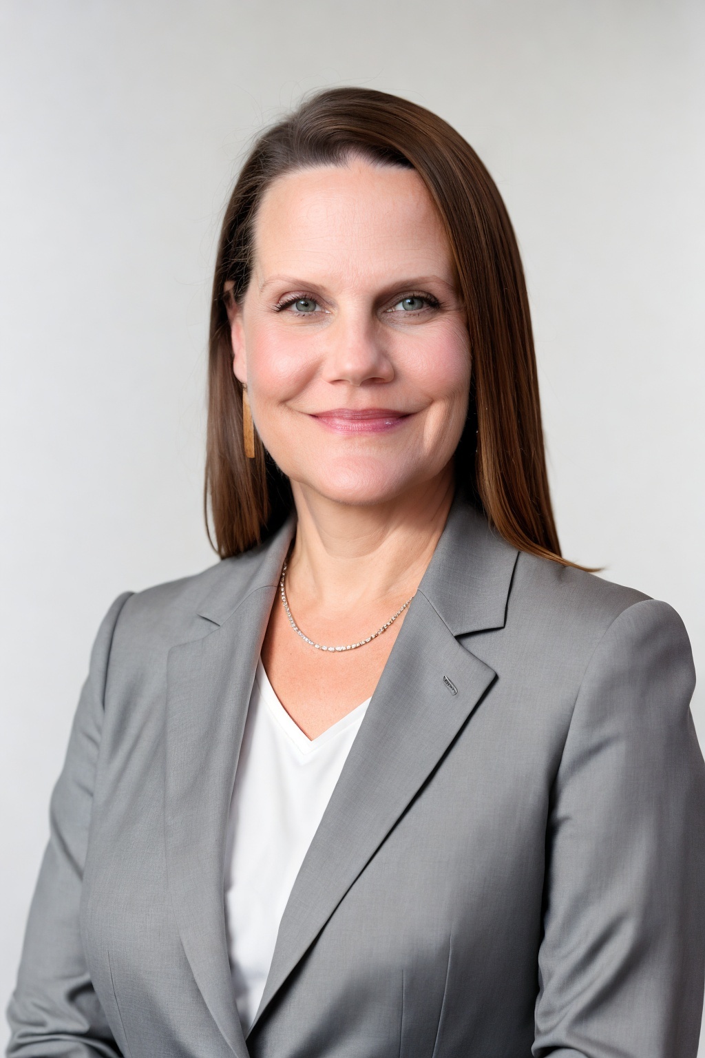Head shot of Rachelle Adams